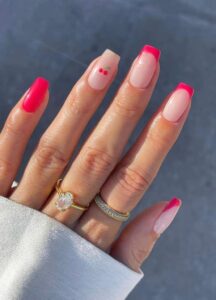 summer-nail-colors-the-everygirl-9-737x1024